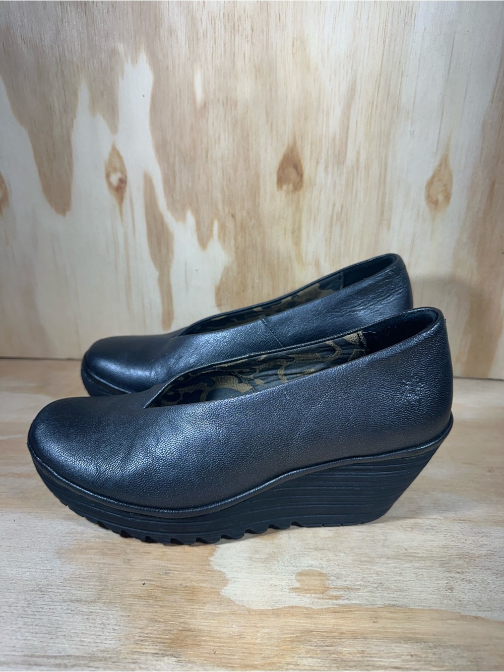 Fly London Yaz Black Leather Wedge Slip On Shoes Women’s Size 8.5